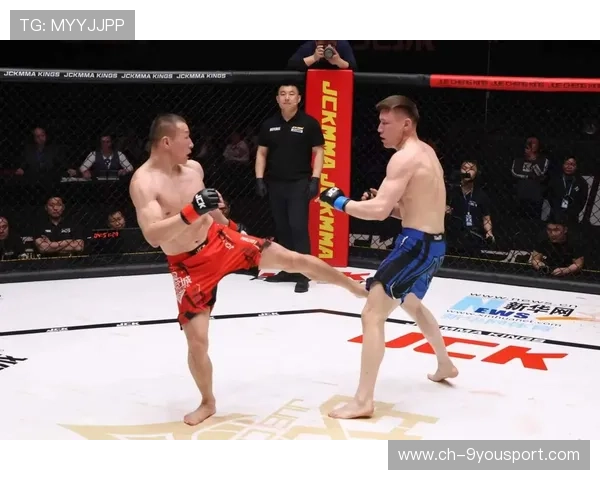 UFC震撼表演：一击震碎木板的极限力量