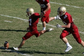 九游娱乐平台-掘金换防策略奏效对抗强力掩护，掘金1-3逆转