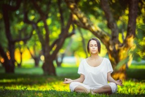 九游官网入口-5年蜕变，雷军分享玄戒芯片及造车创业艰辛