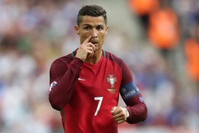 九游娱乐下载-体操世界冠军回访母校开展励志讲座，体操世界冠军视频