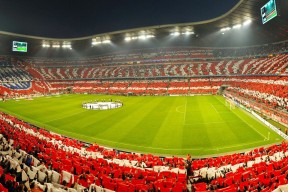 九游网页官网-诺埃·庞蒂冲刺力十足挑战极限，庞蒂克fiero