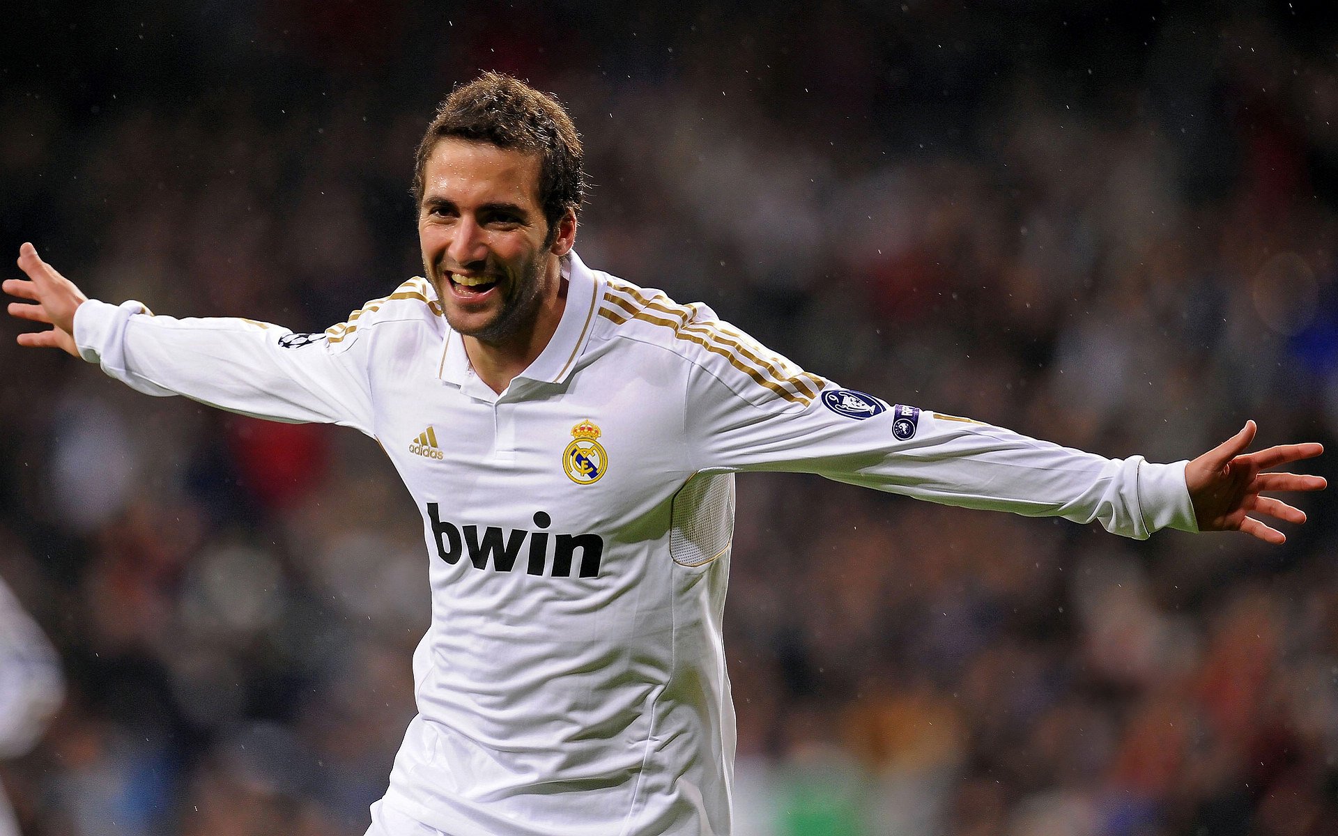 巴西队在南美预赛中占据榜首,提前晋级